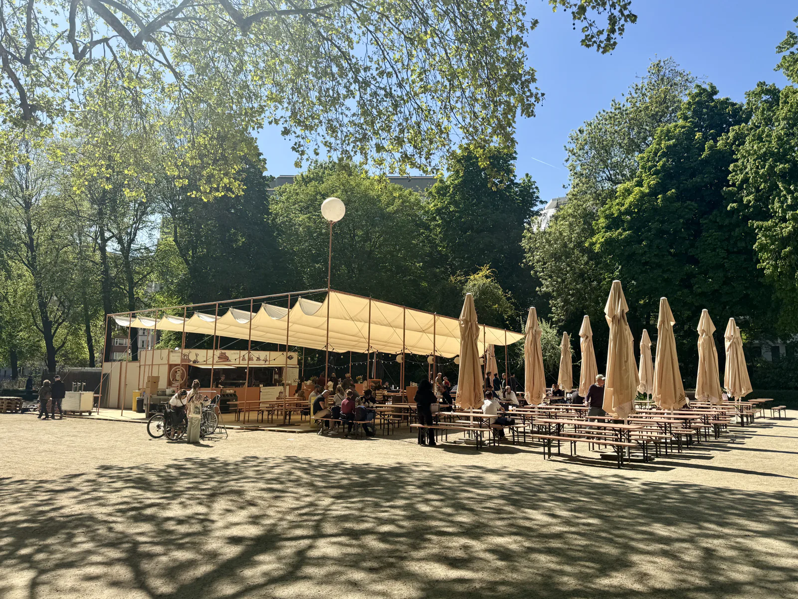 De Brusselse guinguettes zijn al 10 jaar het zonnetje in de parken
