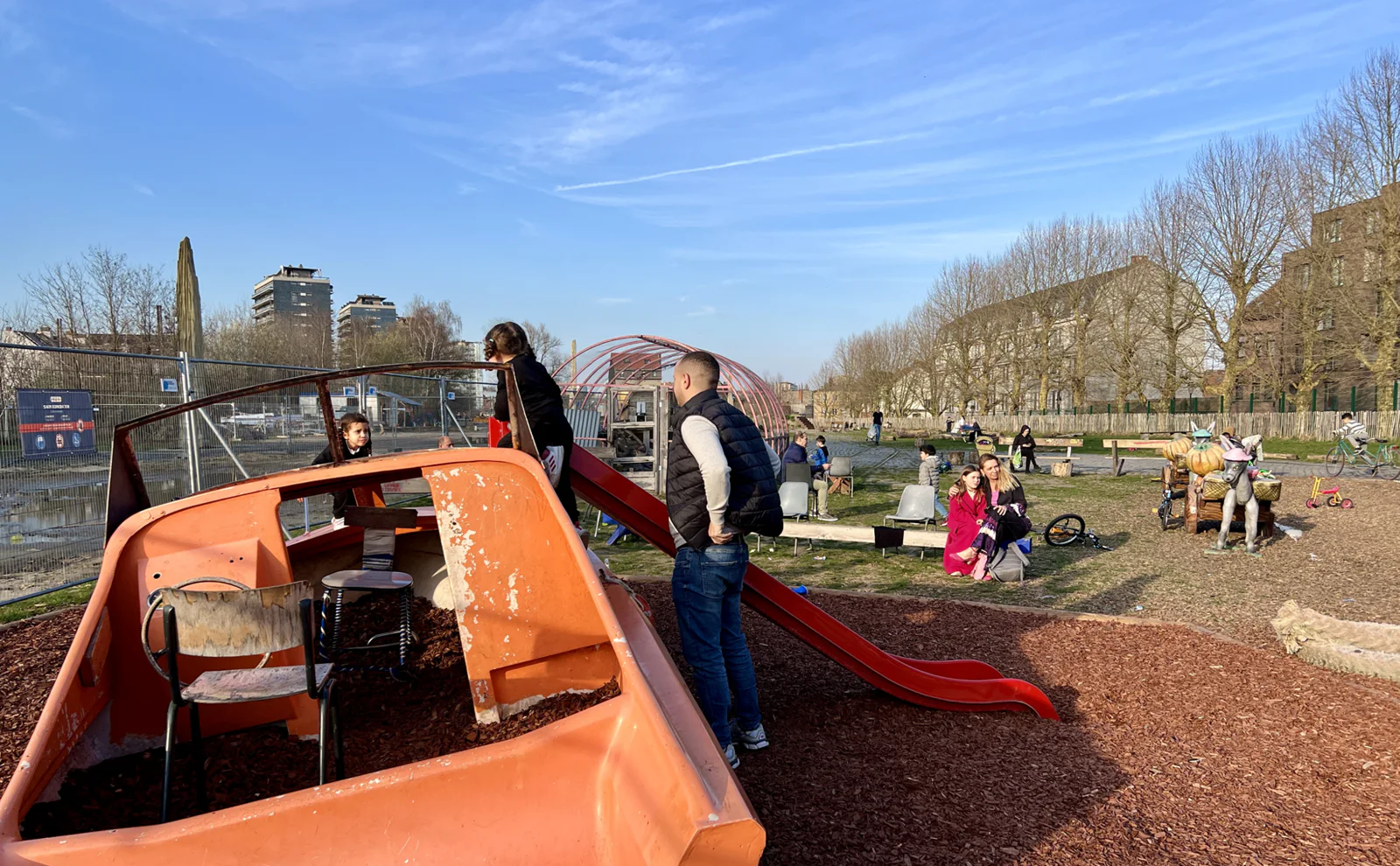 Park West in Molenbeek blijft open: speelruimte en ademruimte voor de Brusselaars